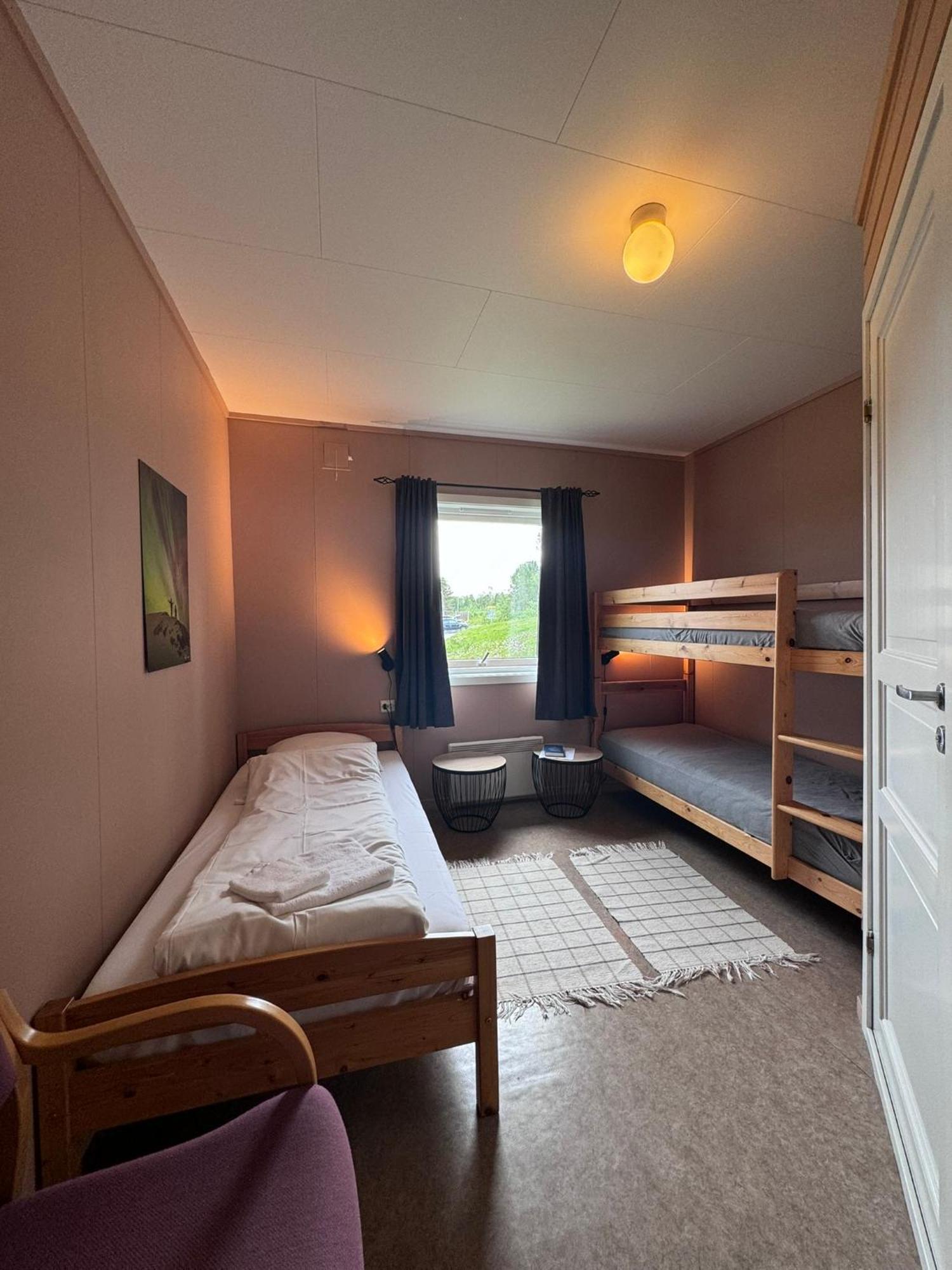 Skoghus Hostel Silsand Buitenkant foto