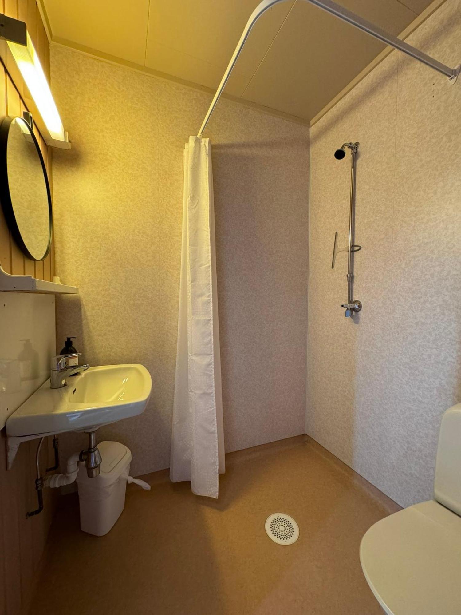 Skoghus Hostel Silsand Buitenkant foto