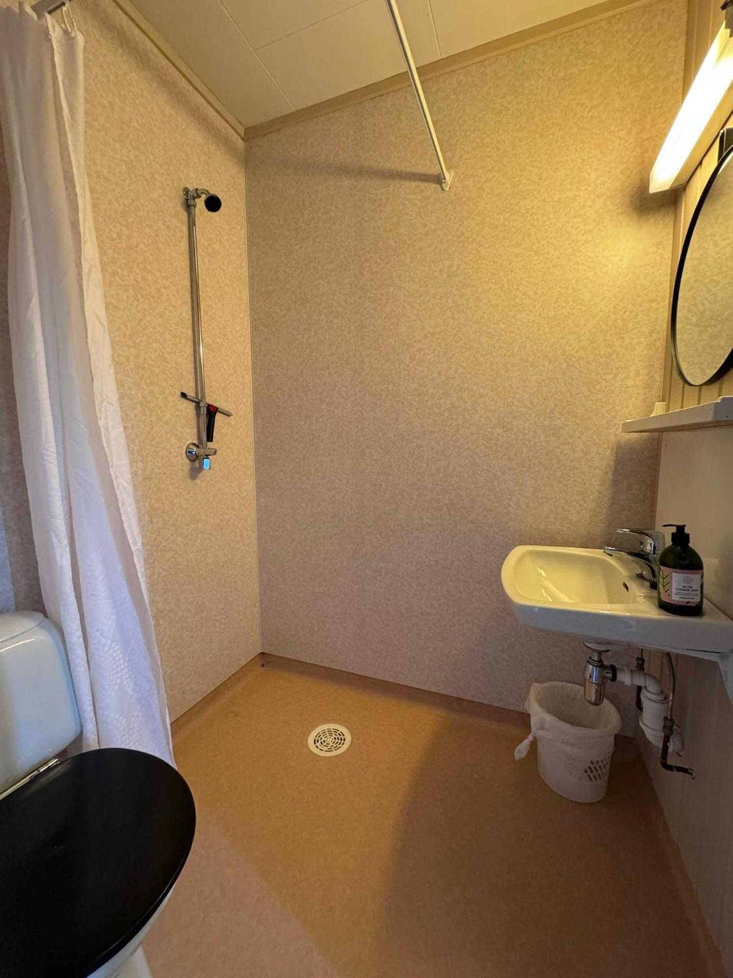 Skoghus Hostel Silsand Buitenkant foto