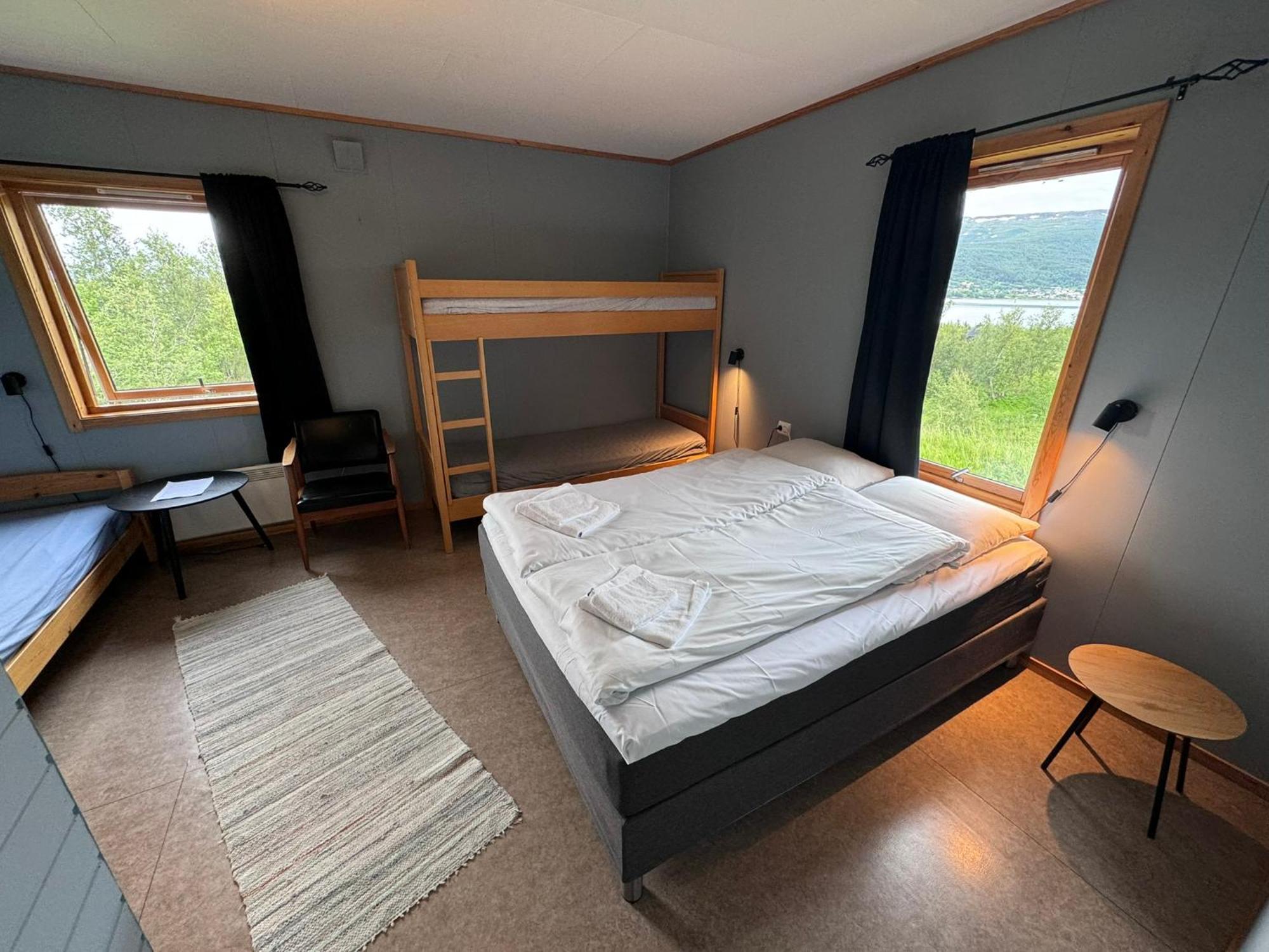 Skoghus Hostel Silsand Buitenkant foto